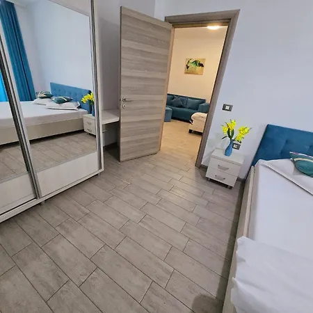 Superb Large Family - Pool & Alezzi *
