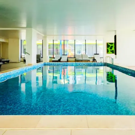 Superb Large Family - Pool & Alezzi Appartement Năvodari