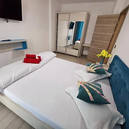 Superb Large Family - Pool & Alezzi Appartement Năvodari