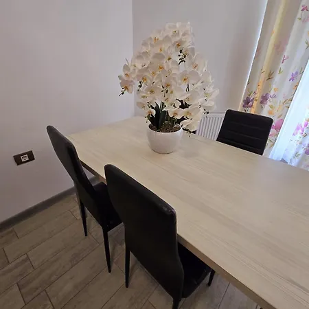 Superb Large Family - Pool & Alezzi شقة Năvodari