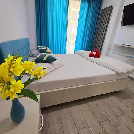 Superb Large Family - Pool & Alezzi شقة Năvodari